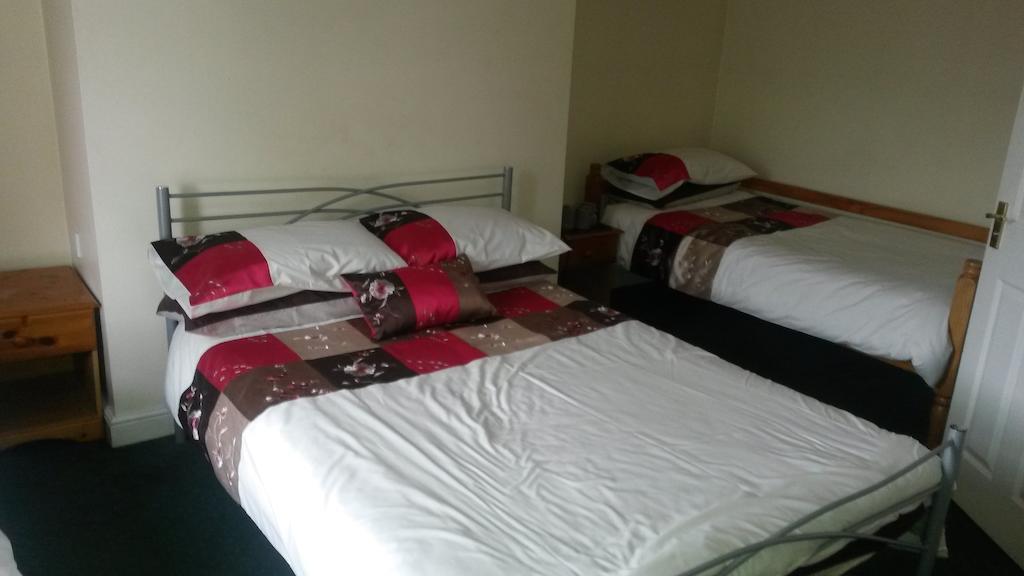 The Friar Tucks Hotel Gloucester Phòng bức ảnh
