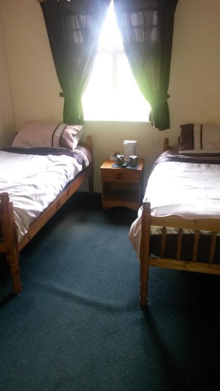 The Friar Tucks Hotel Gloucester Phòng bức ảnh