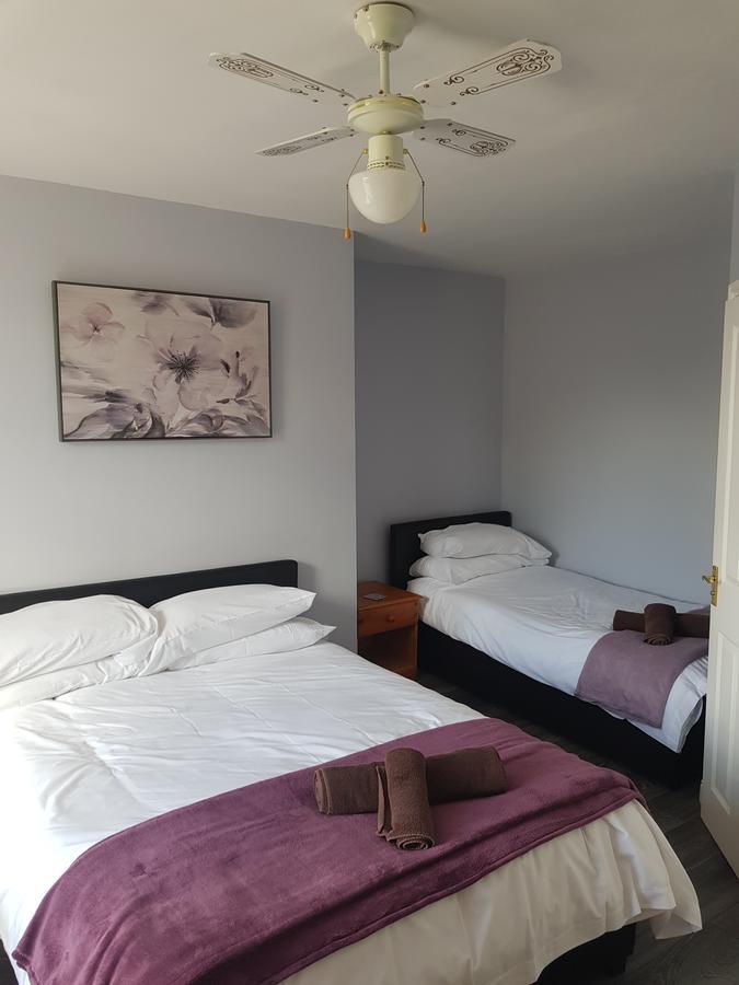 The Friar Tucks Hotel Gloucester Ngoại thất bức ảnh